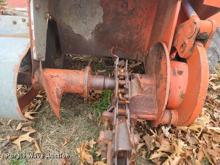 image for item MH9590 Ditch Witch V30  trencher