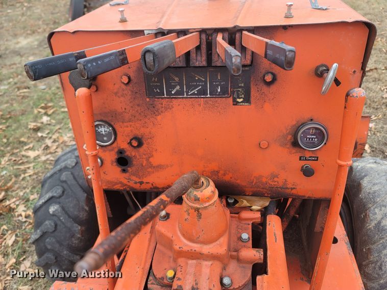 image for item MH9590 Ditch Witch V30  trencher