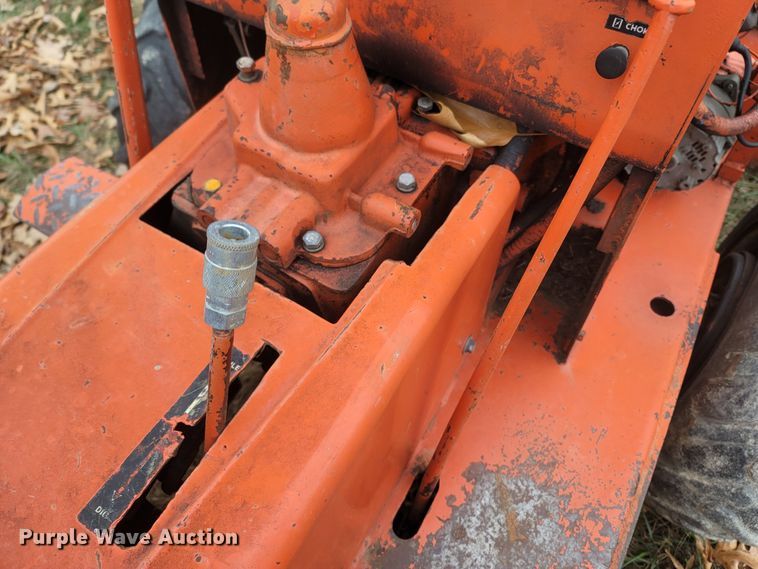 image for item MH9590 Ditch Witch V30  trencher