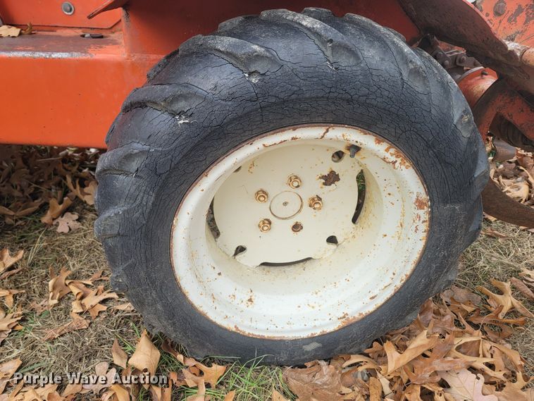 image for item MH9590 Ditch Witch V30  trencher