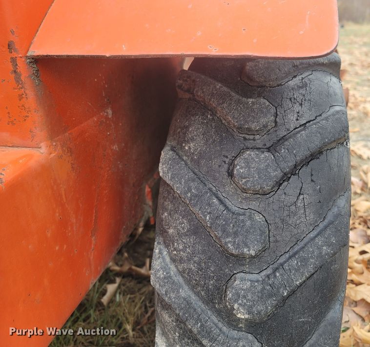 image for item MH9590 Ditch Witch V30  trencher