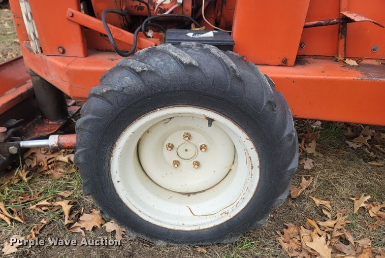 image for item MH9590 Ditch Witch V30  trencher