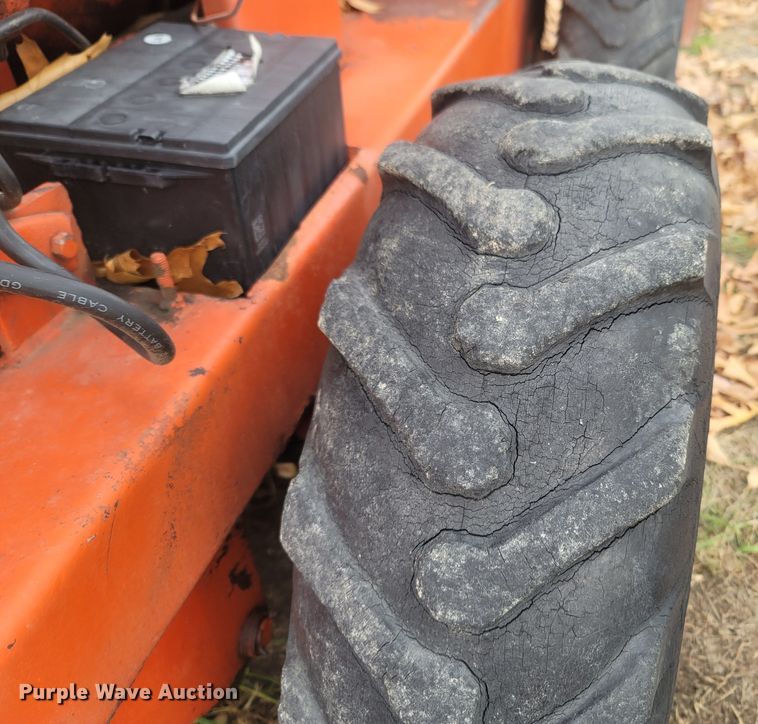 image for item MH9590 Ditch Witch V30  trencher