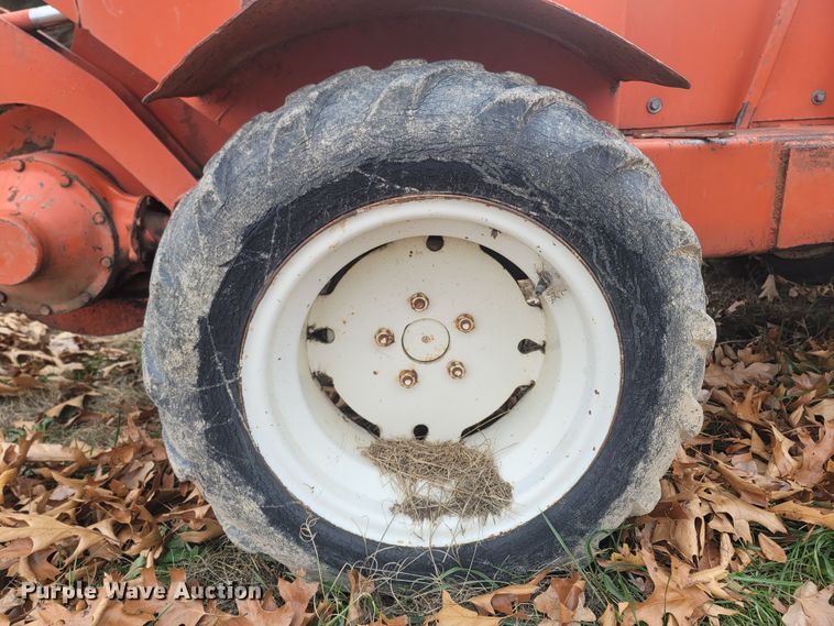 image for item MH9590 Ditch Witch V30  trencher