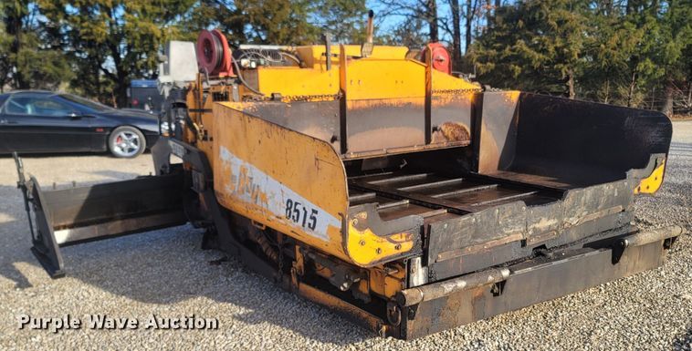 image for item MH9604 2006 LeeBoy 8515R  paver