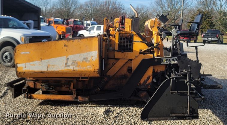 image for item MH9604 2006 LeeBoy 8515R  paver