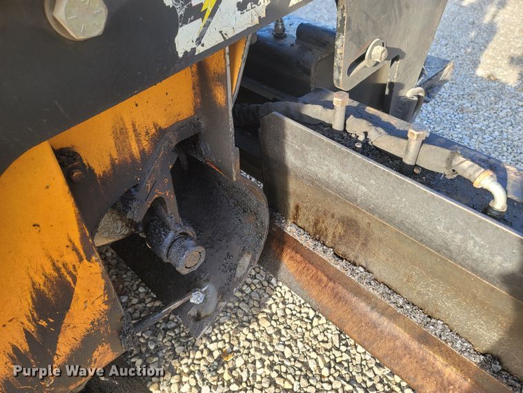 image for item MH9604 2006 LeeBoy 8515R  paver