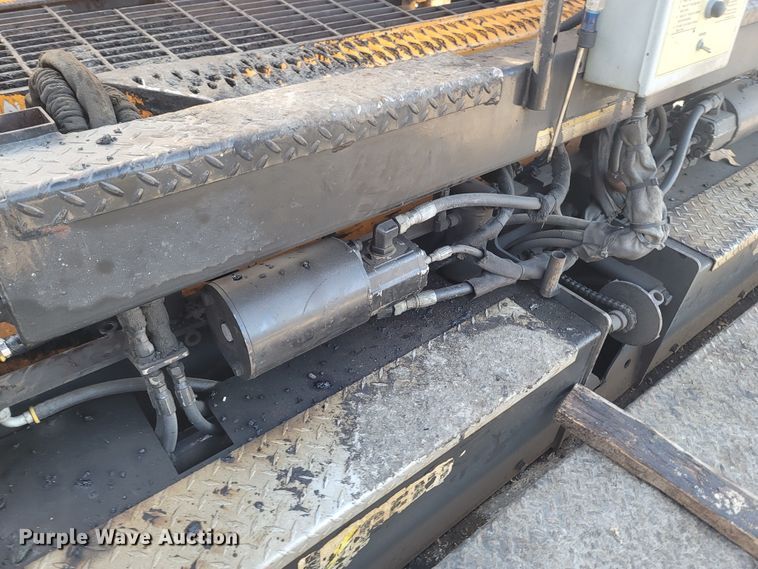 image for item MH9604 2006 LeeBoy 8515R  paver