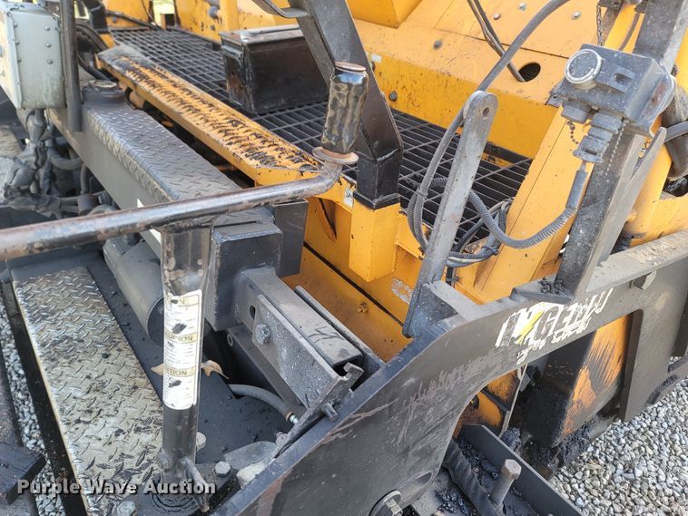 image for item MH9604 2006 LeeBoy 8515R  paver