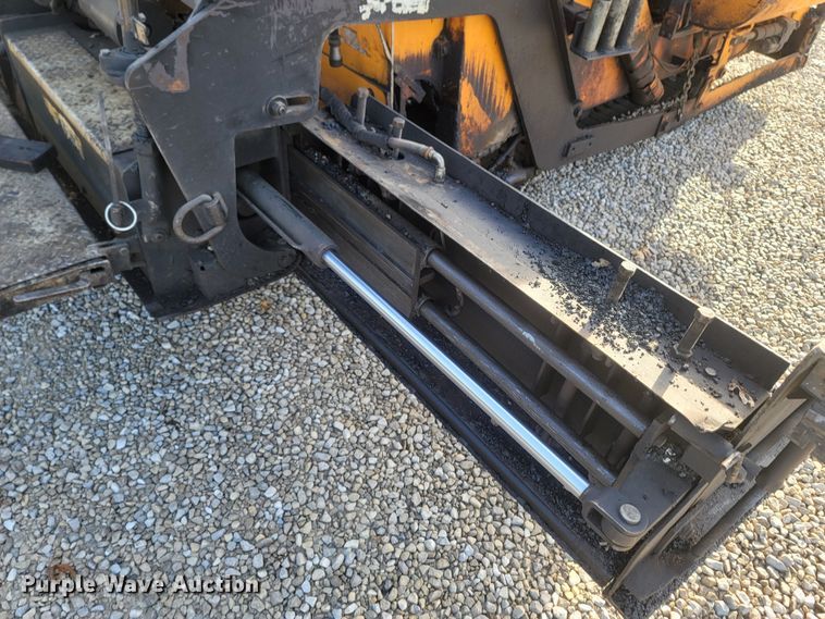 image for item MH9604 2006 LeeBoy 8515R  paver