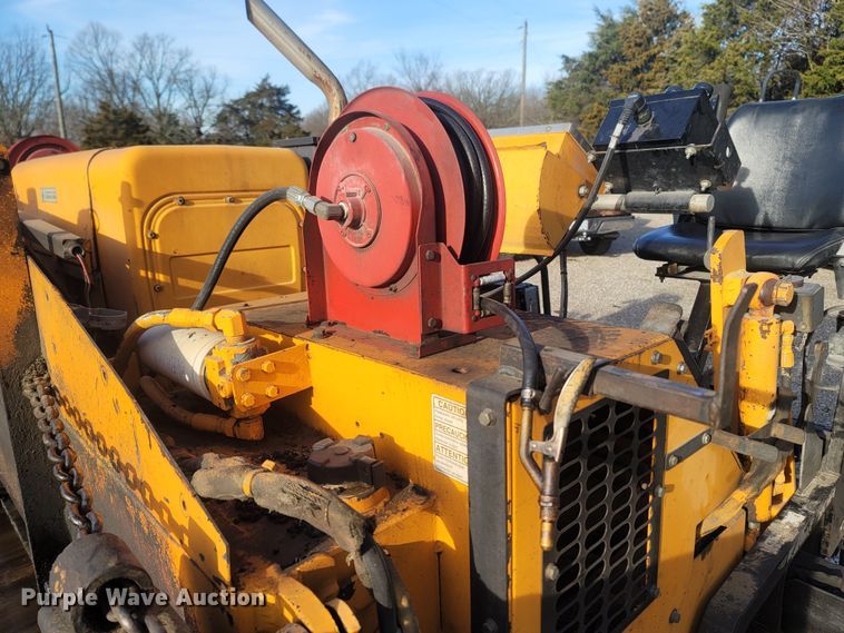 image for item MH9604 2006 LeeBoy 8515R  paver