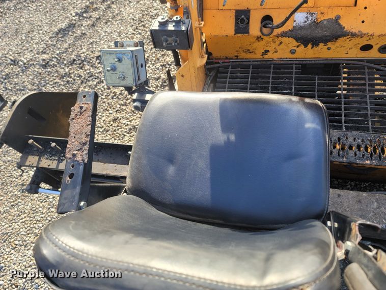 image for item MH9604 2006 LeeBoy 8515R  paver