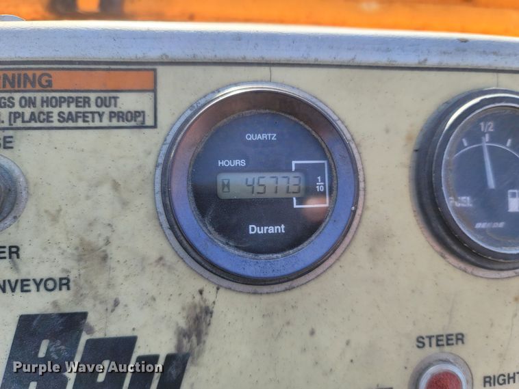 image for item MH9604 2006 LeeBoy 8515R  paver