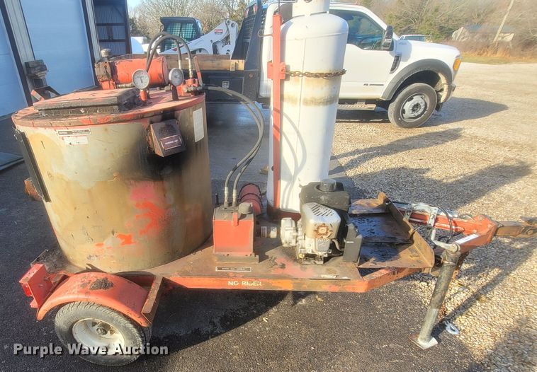 image for item MH9606 1996 Crafco EZ-Pour  melter applicator