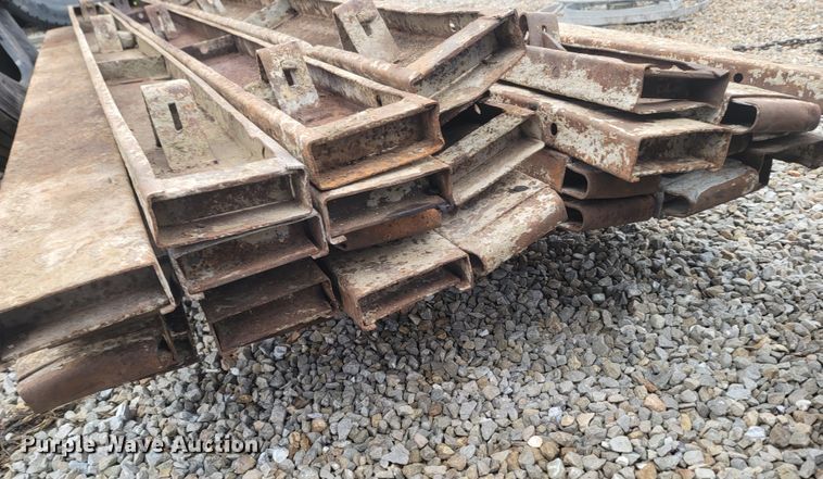 image for item MH9609 (32) concrete paving forms