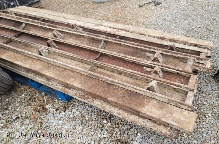 image for item MH9609 (32) concrete paving forms