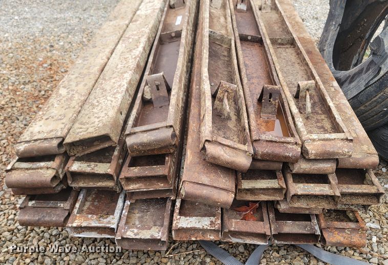 image for item MH9609 (32) concrete paving forms