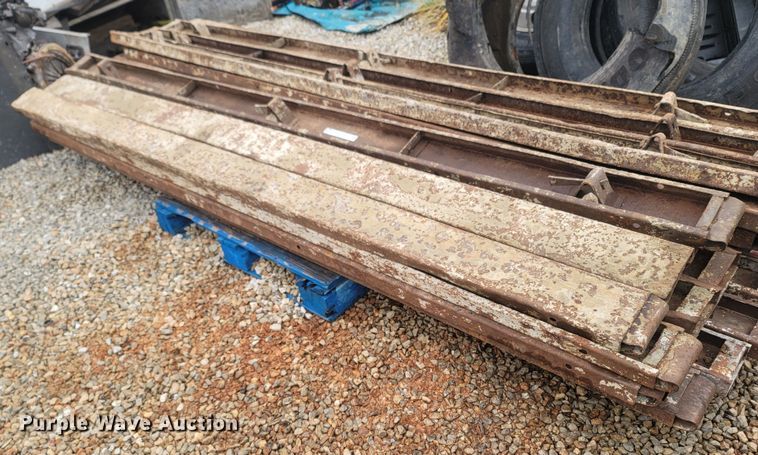 image for item MH9609 (32) concrete paving forms