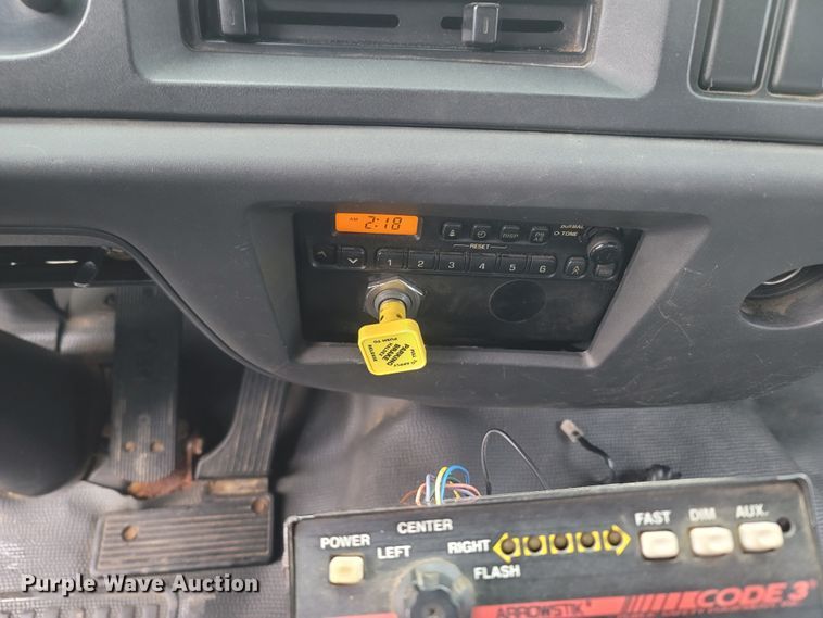 image for item MH9610 2000 Chevrolet T8500  bucket truck