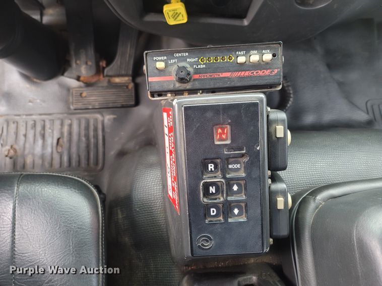 image for item MH9610 2000 Chevrolet T8500  bucket truck