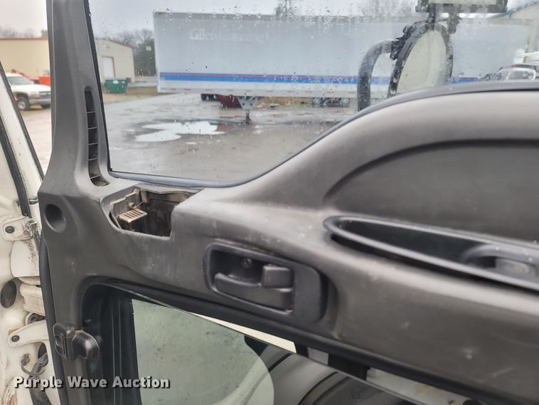 image for item MH9610 2000 Chevrolet T8500  bucket truck