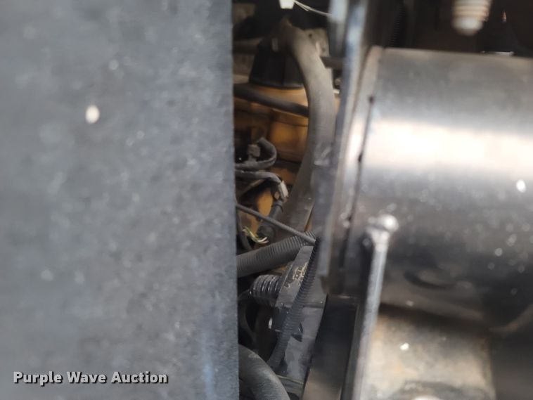 image for item MH9610 2000 Chevrolet T8500  bucket truck