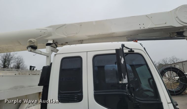 image for item MH9610 2000 Chevrolet T8500  bucket truck