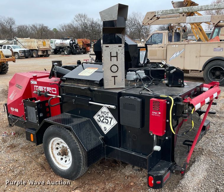 image for item MI9591 2010 Metro 165  crack sealer