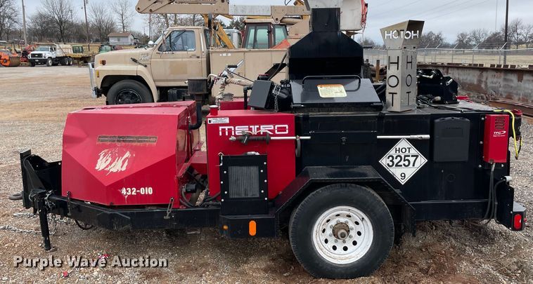 image for item MI9591 2010 Metro 165  crack sealer