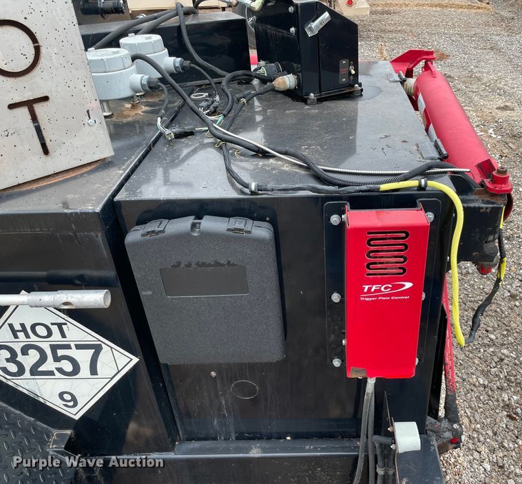 image for item MI9591 2010 Metro 165  crack sealer