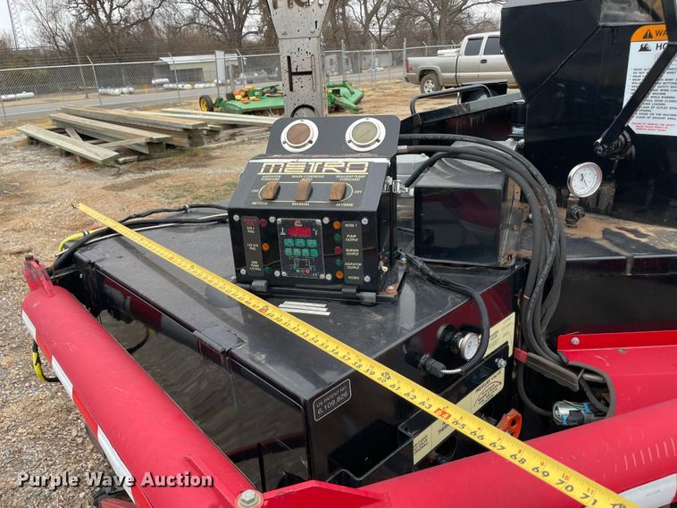 image for item MI9591 2010 Metro 165  crack sealer