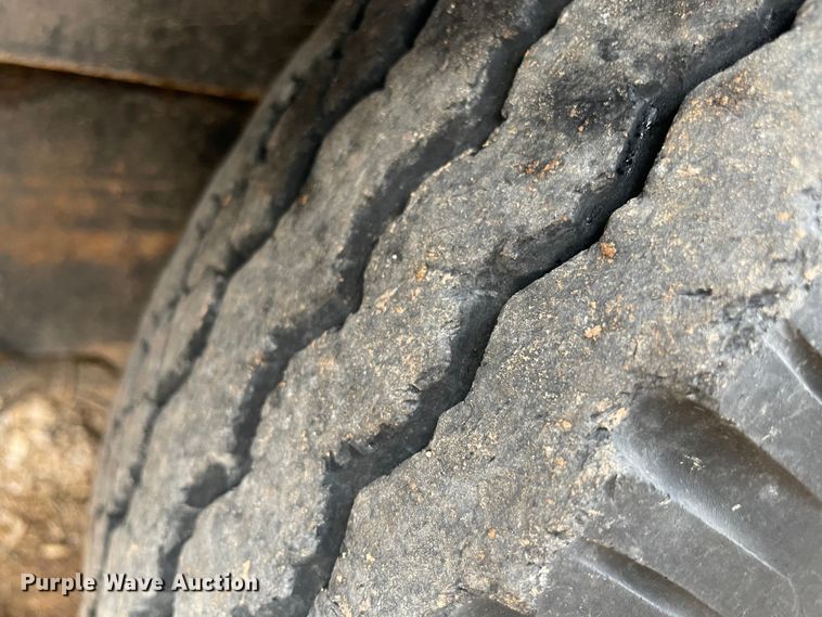 image for item MI9591 2010 Metro 165  crack sealer