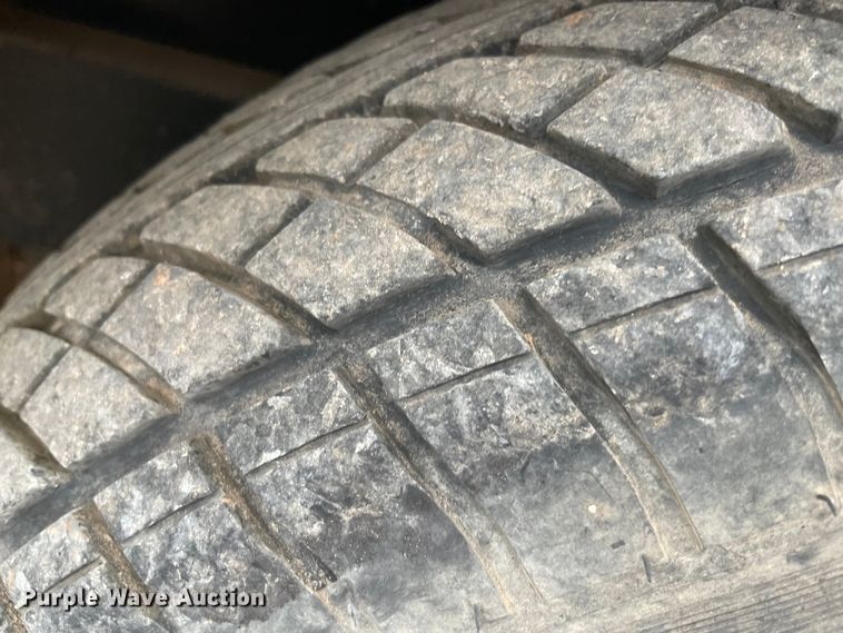 image for item MI9591 2010 Metro 165  crack sealer