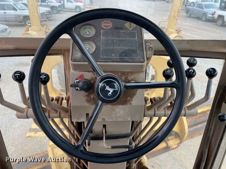 image for item MI9592 1993 John Deere 670B  motor grader