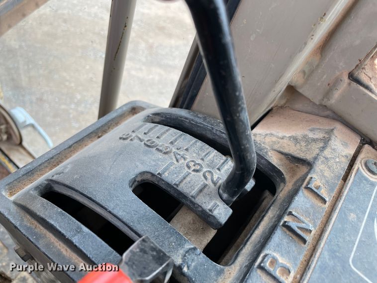 image for item MI9592 1993 John Deere 670B  motor grader