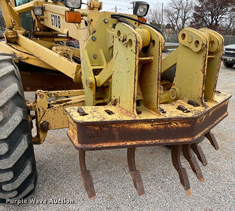 image for item MI9592 1993 John Deere 670B  motor grader