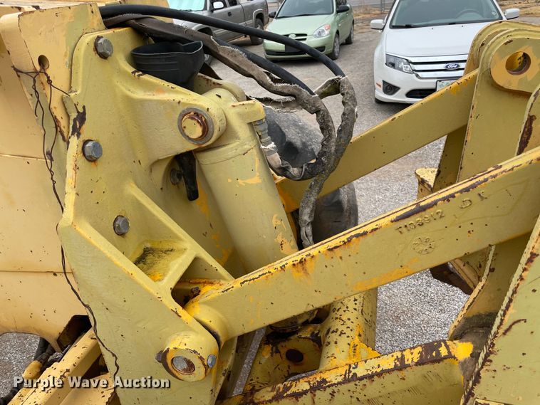 image for item MI9592 1993 John Deere 670B  motor grader