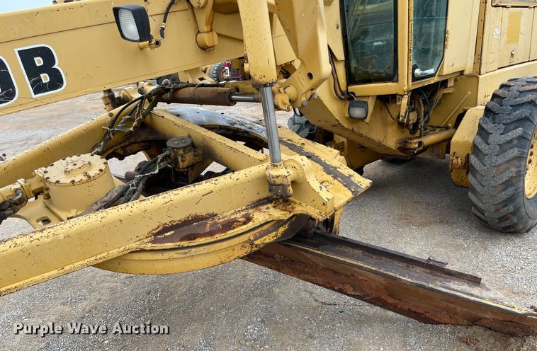 image for item MI9592 1993 John Deere 670B  motor grader