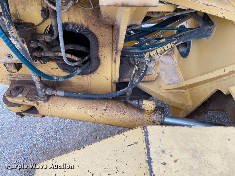 image for item MI9592 1993 John Deere 670B  motor grader