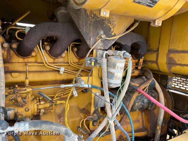 image for item MI9592 1993 John Deere 670B  motor grader