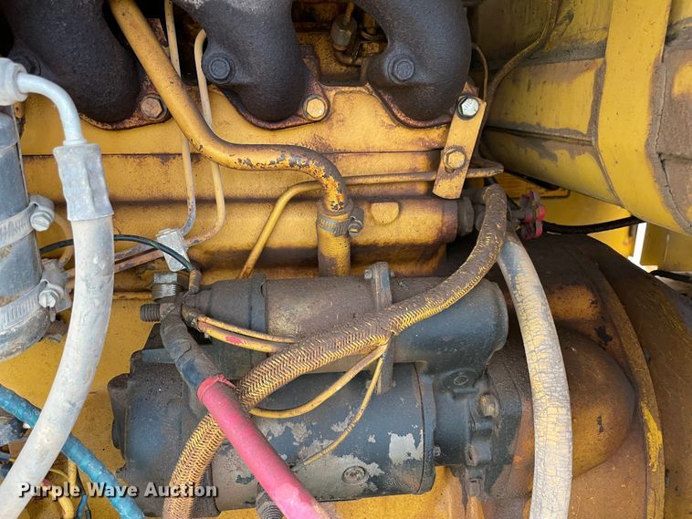 image for item MI9592 1993 John Deere 670B  motor grader