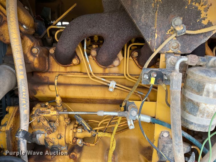 image for item MI9592 1993 John Deere 670B  motor grader