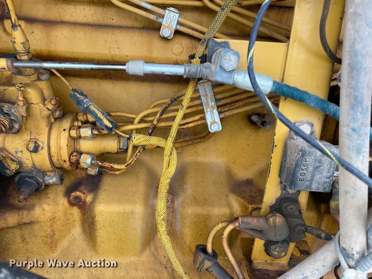 image for item MI9592 1993 John Deere 670B  motor grader