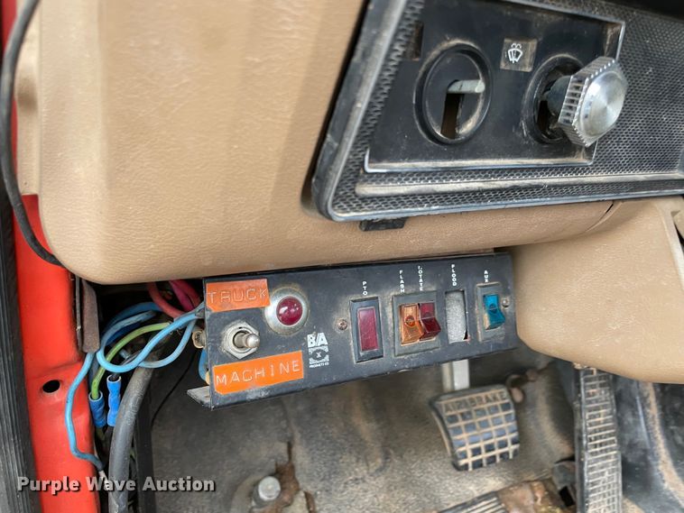 image for item MI9593 1989 Ford F600  bucket truck