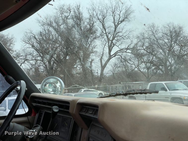 image for item MI9593 1989 Ford F600  bucket truck