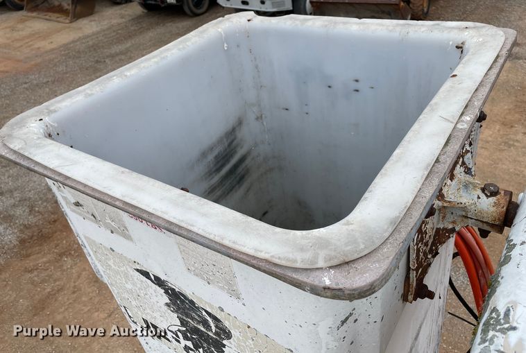 image for item MI9593 1989 Ford F600  bucket truck