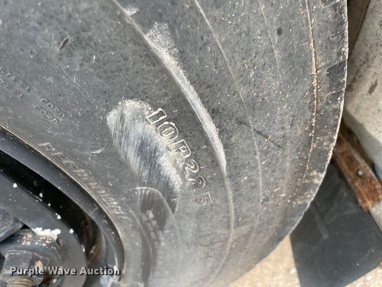 image for item MI9593 1989 Ford F600  bucket truck