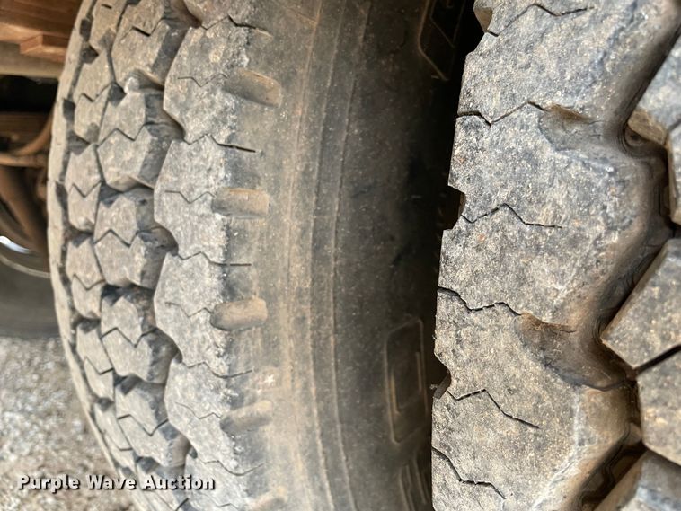 image for item MI9593 1989 Ford F600  bucket truck