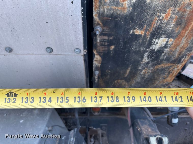 image for item MI9595 1997 International 4700  oil distributor truck