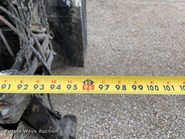 image for item MI9595 1997 International 4700  oil distributor truck